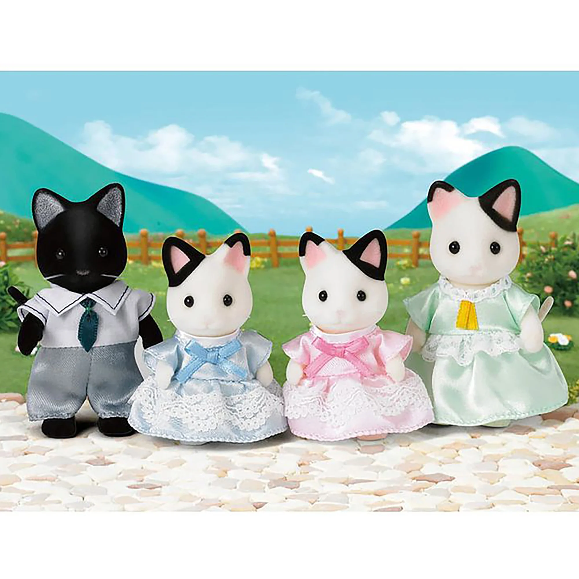 Sylvanian Families Tuxedo Cat Family - Image 3